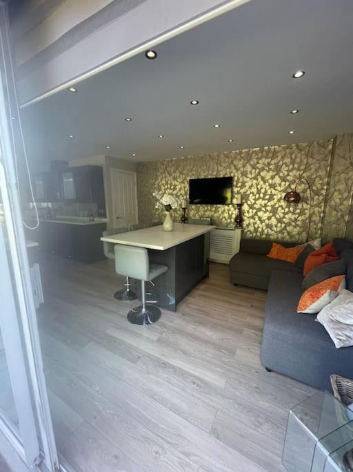 Home In Wirral - Peaceful Contemporary Gem. Zewnętrze zdjęcie